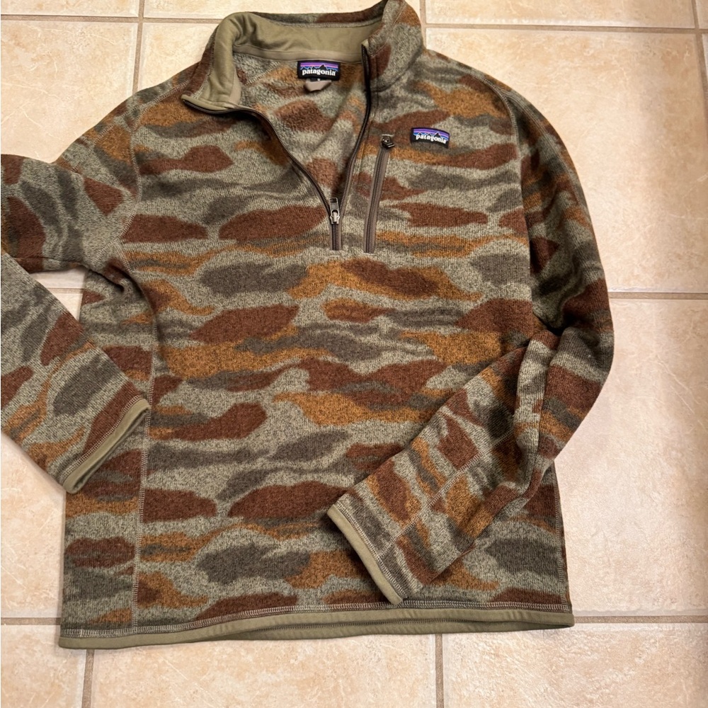 Patagonia Men's Green and Brown Zip-Up Sweater